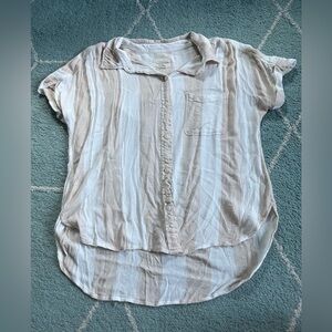 American Eagle- Button up/Collared High Low Blouse- White and Cream- Siz…